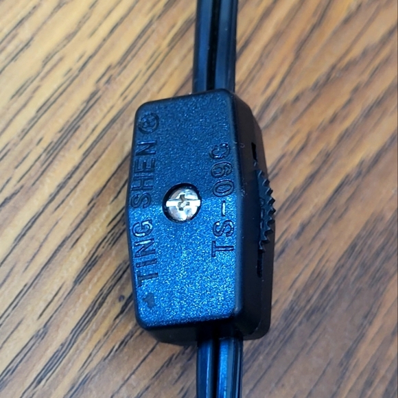 Scentsy Electric Wax Warmer - Zebra Woodgrain Design - Picture 6 of 7